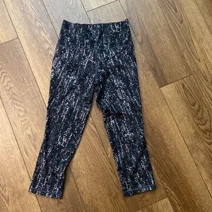 NWOT Athleta Salutation II Capri size XS